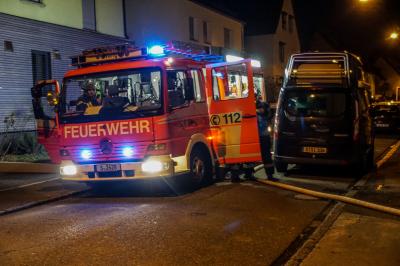 Stuttgart Wangen: Feuerwehr Wangen uebt fuer Ernstfall